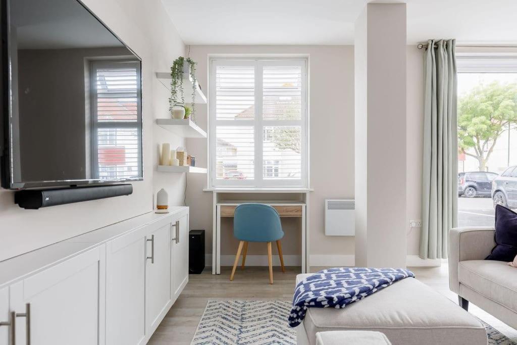 בורנמות' Modern 2 Bed, Cliff Top & Parking, F6 מראה חיצוני תמונה