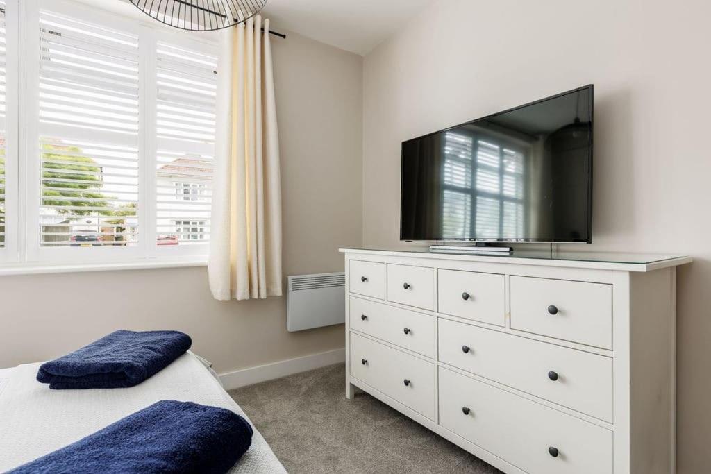 בורנמות' Modern 2 Bed, Cliff Top & Parking, F6 מראה חיצוני תמונה