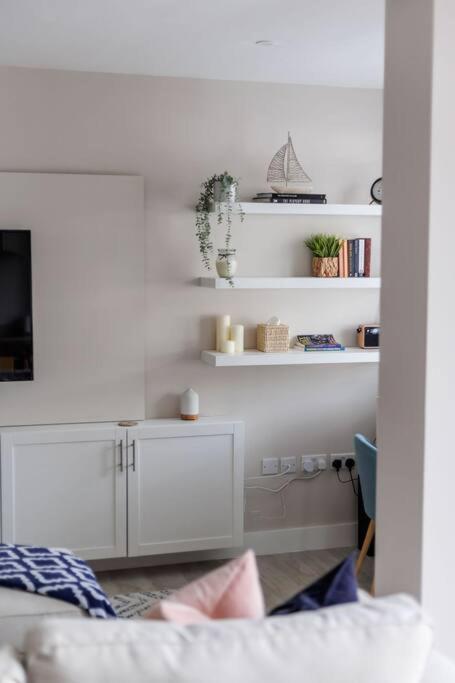 בורנמות' Modern 2 Bed, Cliff Top & Parking, F6 מראה חיצוני תמונה