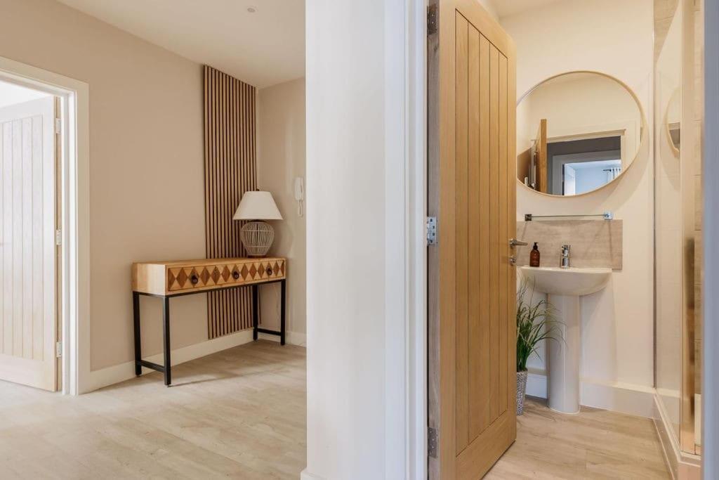 בורנמות' Modern 2 Bed, Cliff Top & Parking, F6 מראה חיצוני תמונה